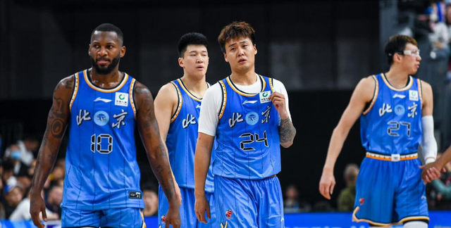 北京男篮豪取4连胜！陈盈骏18+4，杰曼高效，唯有他一塌糊涂