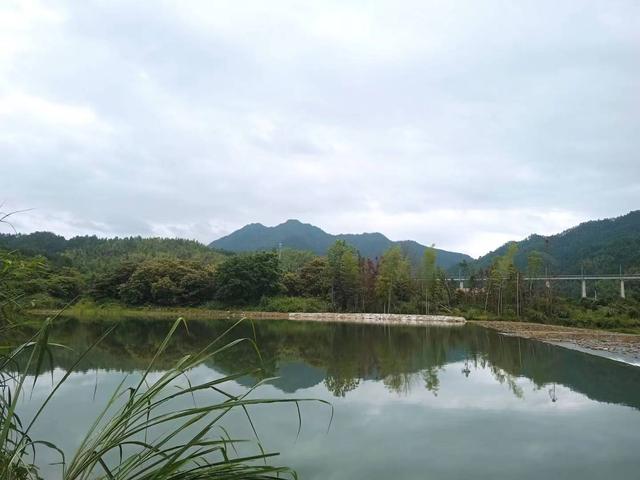 端阳喜伴小溪河，独有诗心迷远足——徒步小溪河散记（一）