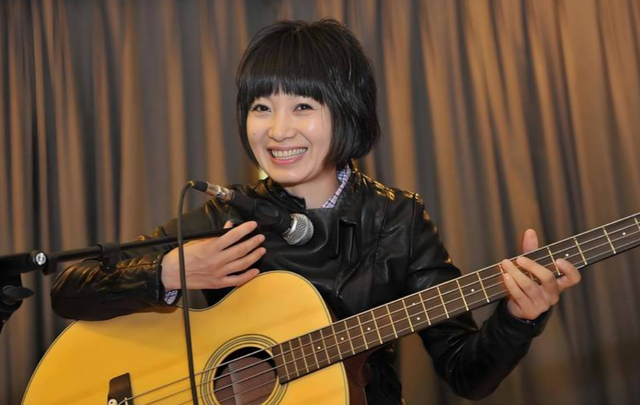 她连上5次春晚，私下却和恩师同居怀孕被骗流产，今57岁依然单身
