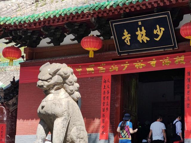 百元门票换不来一处屋檐？少林寺暴雨“拒客门”，究竟谁之过？