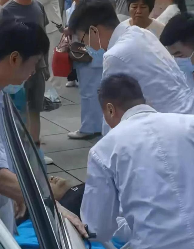 男子昏迷前开车冲进中医院自救失败：家里有双胞胎儿子，才44岁！
