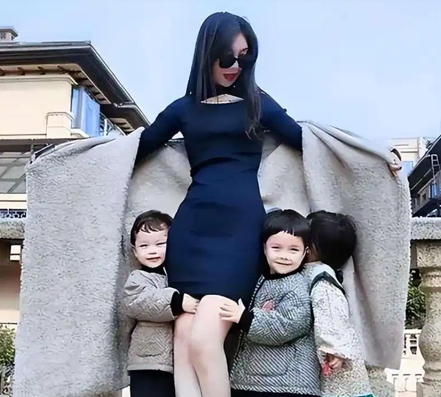 “买英国精子生三胞胎”的山东女人，7年后现状曝光：她后悔没？