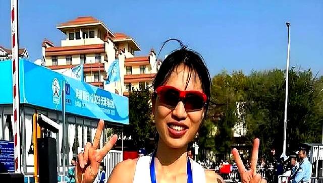 最快女护士“底牌”曝光，难怪医院妥协，同事配合，1个人赚2份钱