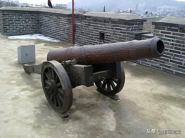 清朝最不得人心的皇帝，在皇宫遭厨师刺杀，百名侍卫围观却不救驾