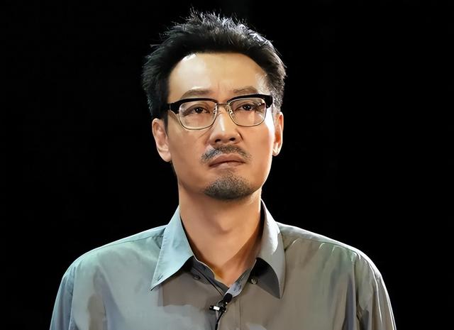 离过年不到2月	，52岁辛柏青高调传出喜讯，朱媛媛终于可以放心了