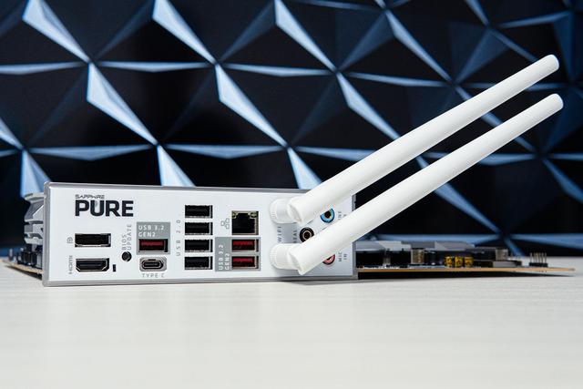 性价比白板，蓝宝石PURE极地 B850A WIFI上机测试