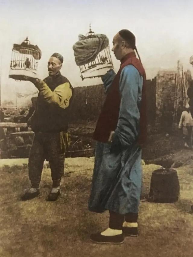 一百多年前，一个日本人偷偷潜入北京，拍下了难得一见的旧中国