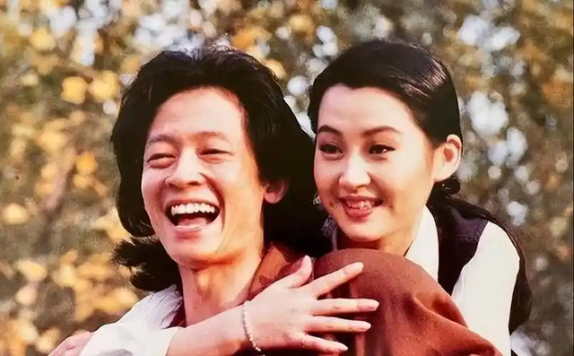 她一生 “风流成性、老少通吃”，撩汉无数，现如今56岁却依旧单身