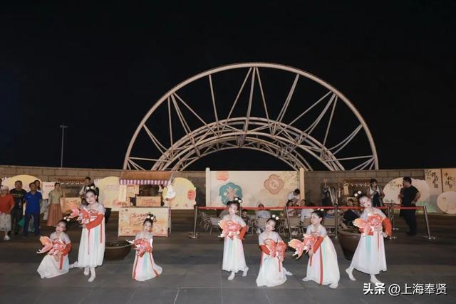 海灯映月、汉服游园，海湾旅游区渔人码头中秋游园，开启穿越千年的文化之旅