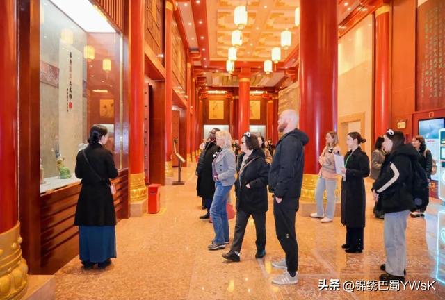 科技与历史，双倍惊喜！“全球熊猫伙伴四川行”首站探寻绵阳魅力