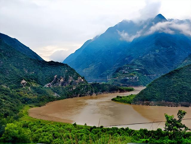 四川旅游：三游人间仙境九寨沟（图）