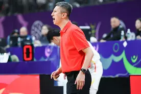 不是胡明轩！不是胡金秋！中国男篮大胜第一功臣，14+8+3横空出世图片