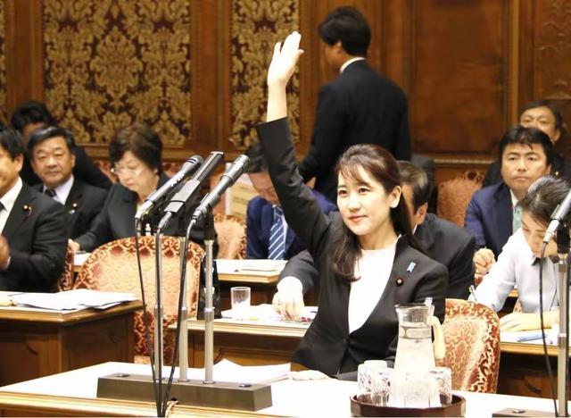 对事不对人？高市早苗若提前下台	，中国对日本的反制会终止吗？