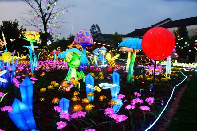 桂林:首届非遗千灯游园,光影艺术璀璨盛宴!