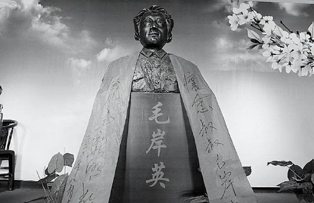 毛岸英牺牲前夜，伟人发来一封急电，彭德怀若服从，悲剧不会上演