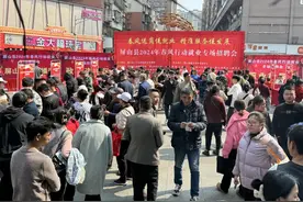 好热闹！屏山县举行春风行动就业专场招聘会图片