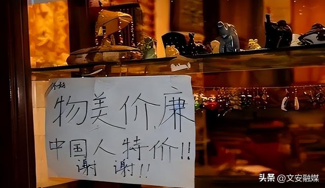泰国大量水果腐烂,因为摊上的一句中文,中国游客:自己留着吧