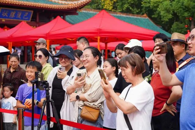火爆！国庆中秋假期首日，超50000人次打卡岳阳楼景区