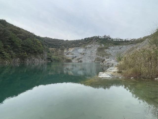 骑游探访滁州小蓝湖“蓝眼睛”白米山矿坑