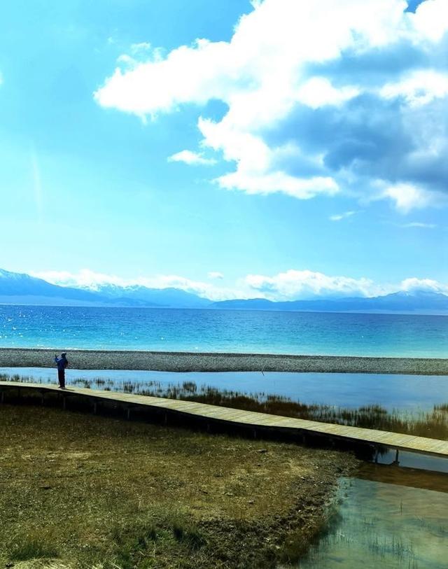 游新疆净海赛里木湖