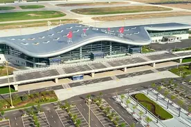赤峰机场启动冬航季航班计划，新增多条航线便利旅客出行图片
