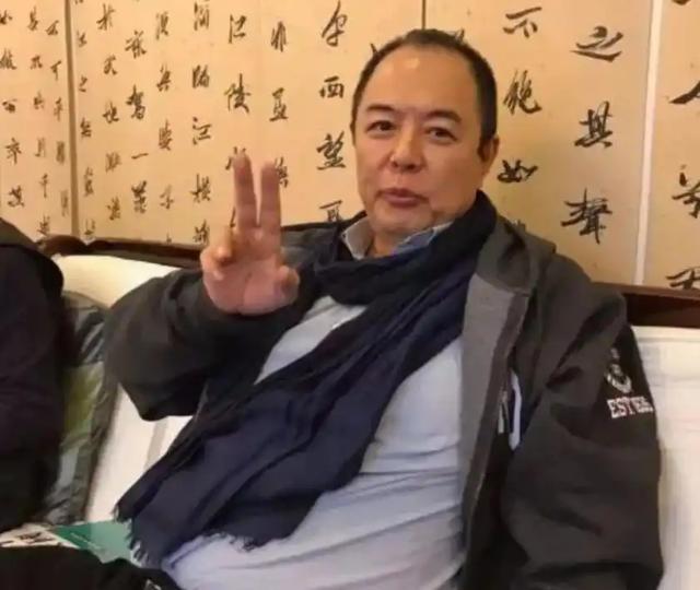 被张铁林玩弄感情后，又嫁给“臭名昭著”的他，现知道她有多精明