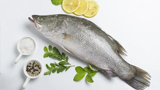 越吃眼睛越亮的4种食物，医生提醒：老年人每周吃几次，维护眼睛