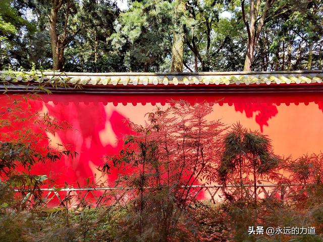 华亭寺，昆明西山最大的穴场
