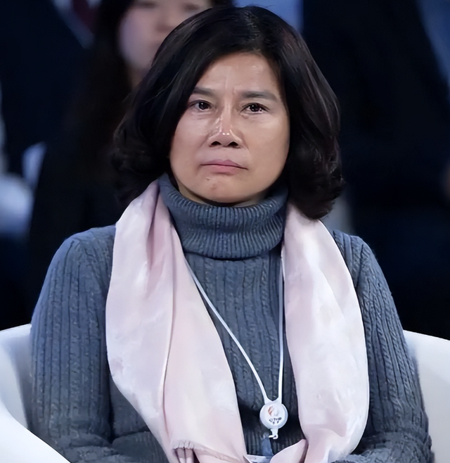 高管内外勾结骗钱风波才完，董明珠又被推上风口浪尖，格力不忍了