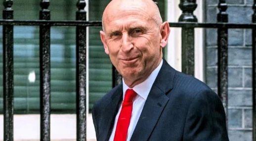 局势恶化，英国防长对中国发出威胁，不许解放军做一事？日本、澳大利亚都不敢妄动，直接拒绝美国