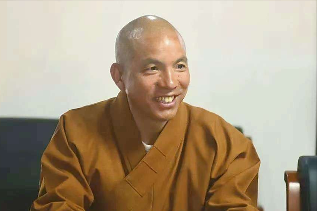少林寺换方丈已1个月，9990元高价香刚被摒弃，就有恶心一幕出现