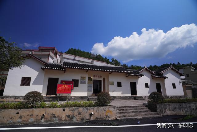 这里的首任县令是南越王赵佗