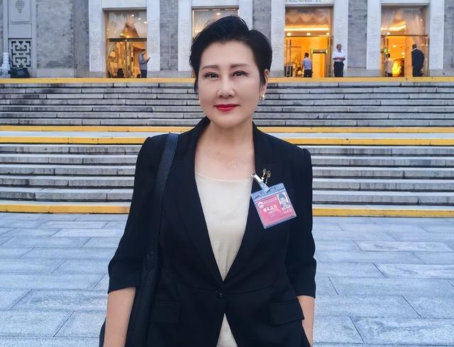 九三阅兵结束1天，唐国强躺枪，张凯丽翻车，甄子丹打脸李连杰