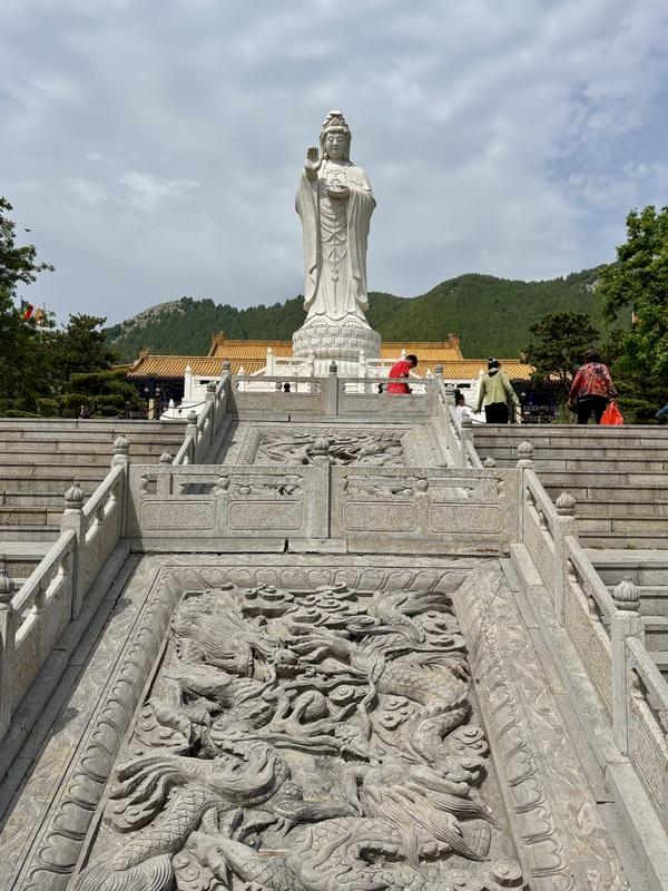 游览青州市知名景点龙兴寺