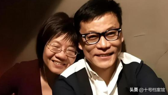男人至死是少年！61岁李国庆娶白月光，没找“小娇妻”被网友点赞