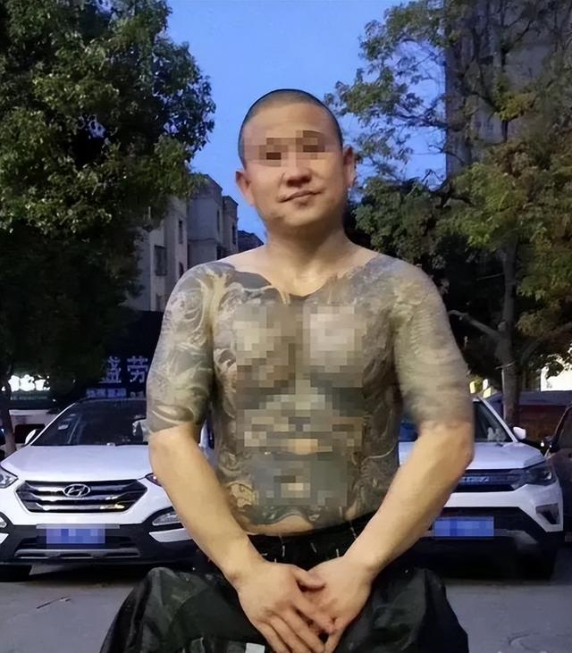 山西"狗咬人反杀案"惊现转机！一伤者已定防卫, 父亲被9人逼到绝境