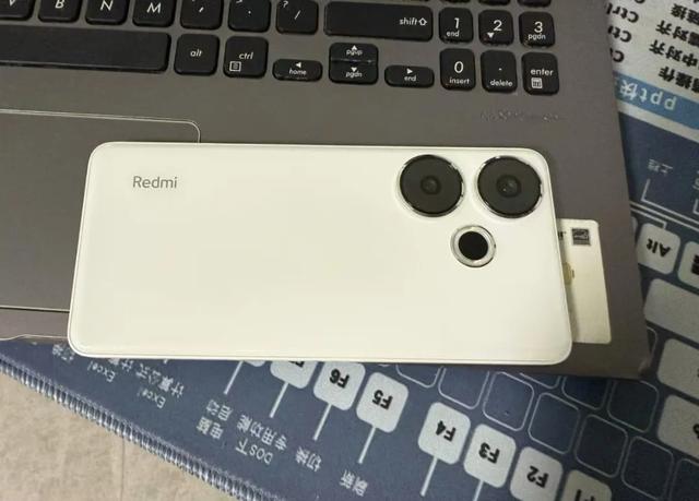 800元的骁龙8s直屏神机，标配12G+256G存储，跑分175万