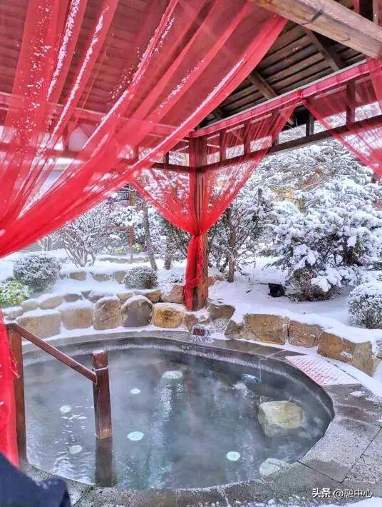 东北独特暖冬秘境曝光：3000家温泉民宿与康养套餐齐聚！