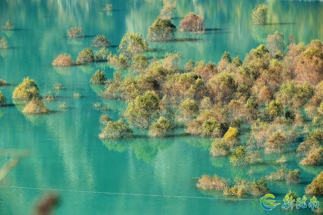 两江交汇碧波现