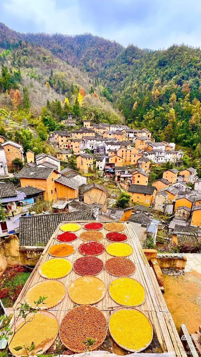 皖南赏秋：山水红叶与古村人文的视觉盛宴，避开人潮独享江南秘境