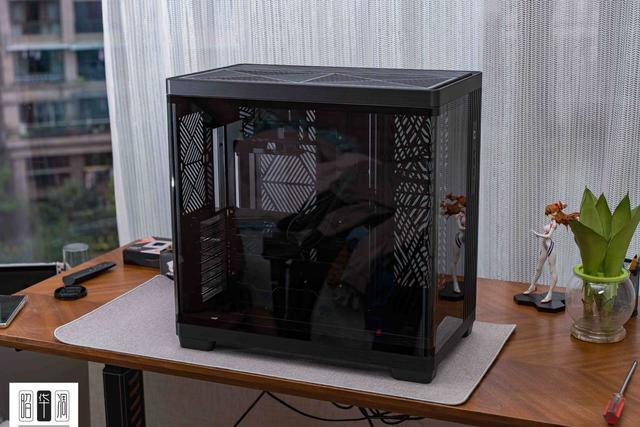 曲面玻璃的通透美学：乔思伯 TK-4 装机实录