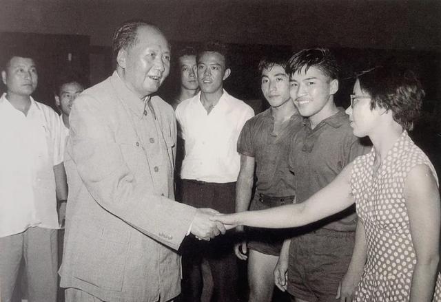 主席形象后继有人，于和伟已接班唐国强，和古月比你更喜欢哪一个