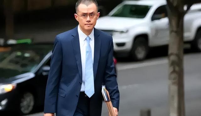 被美国罚款531亿，身家仍2300亿，前华人首富背后的女人是谁