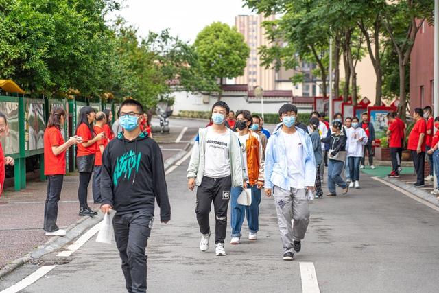 国内最宜居的城市之一，竟然不是大理，而是藏在贵州的大山里？