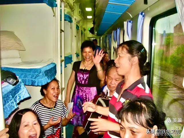 铁道兵战友延安行旅行团到达西安