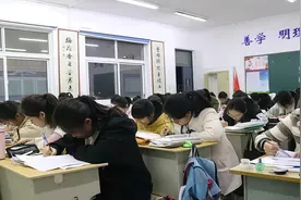 初一七门科目要怎么分配学习时间，才能让孩子总分排进班级前列？图片
