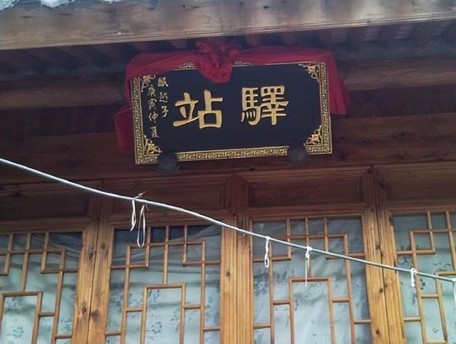 古代上京的考生盘缠丰厚，为何土匪不抢？土匪：你不看腰上绑的啥
