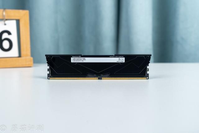 性能表现出众，兼容性表现独一档，十铨T-Force VULCAN火神D5 评测