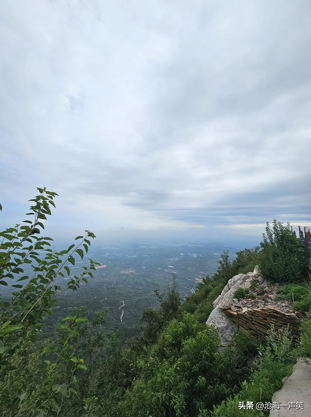 神奇的黄帝迎日蜂，夜爬始祖山，期盼迎日出，乌云遮天蔽，遗憾乐