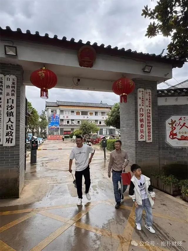 在丽江感受繁华，听当地人讲述焦虑和隐忧